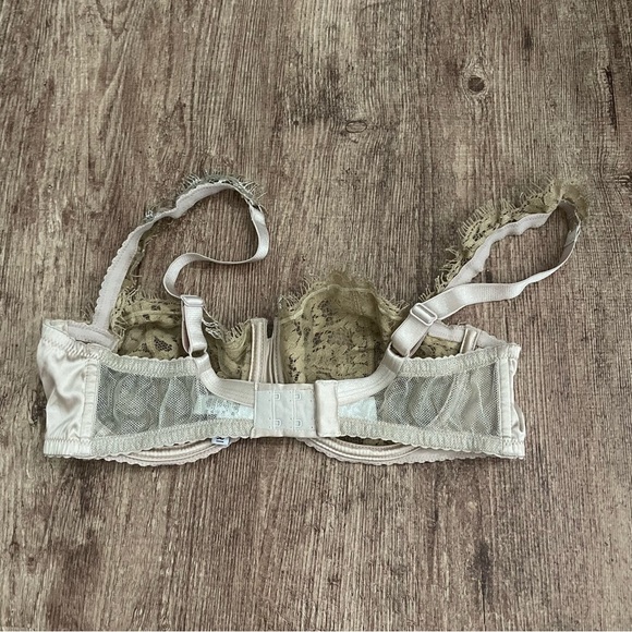 I.D. Sarrieri Women's Tan Lace Silk Balconette Bra Size 34D - Picture 2 of 5